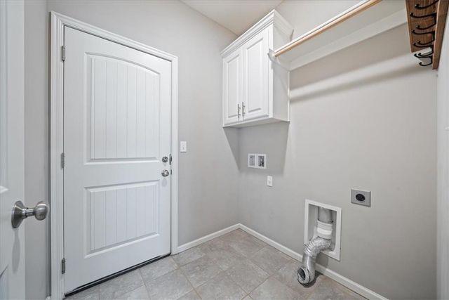 2005 Creek View Lane, Raymore, MO 64083