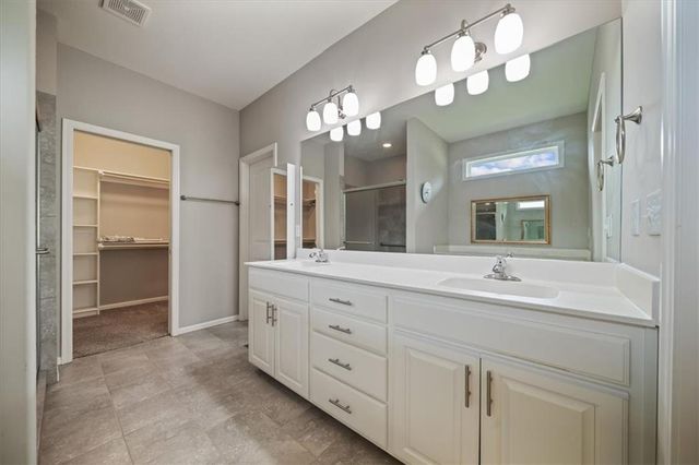 2005 Creek View Lane, Raymore, MO 64083