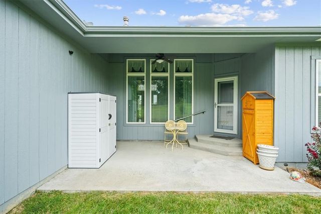 2005 Creek View Lane, Raymore, MO 64083