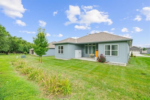 2005 Creek View Lane, Raymore, MO 64083