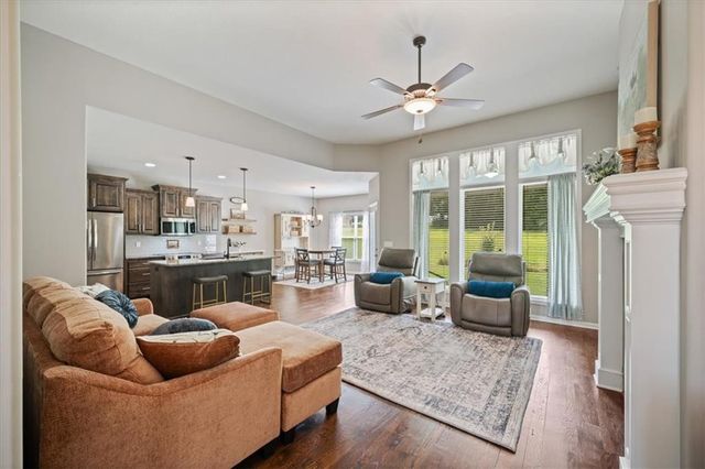 2005 Creek View Lane, Raymore, MO 64083