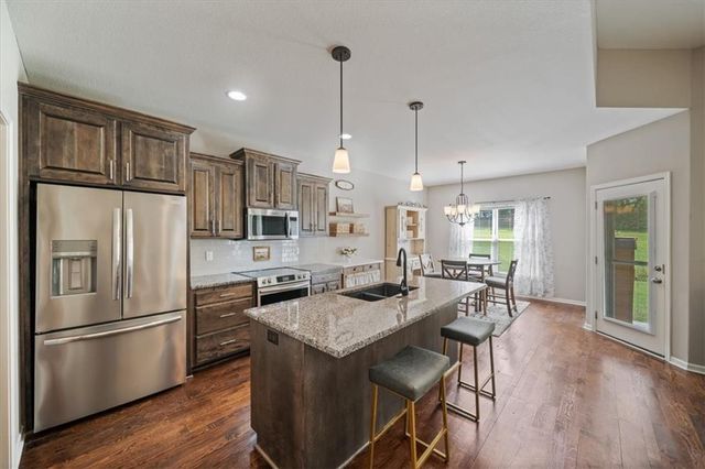 2005 Creek View Lane, Raymore, MO 64083