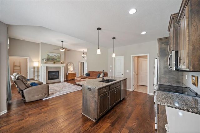 2005 Creek View Lane, Raymore, MO 64083