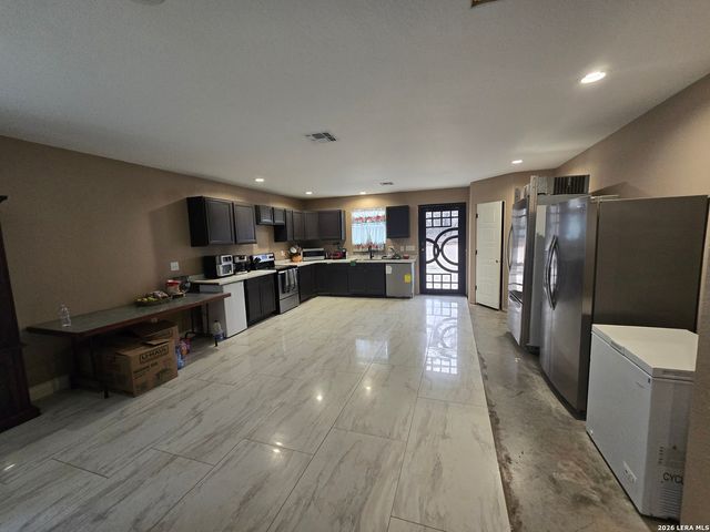 420 Highlands, Poteet, TX 78065