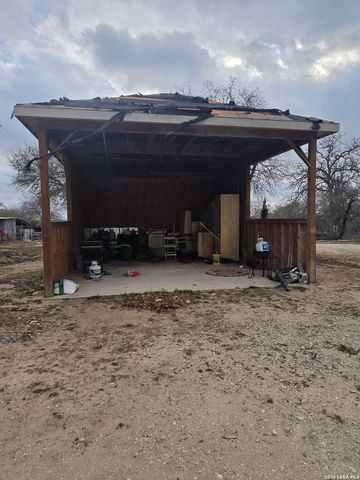 420 Highlands, Poteet, TX 78065