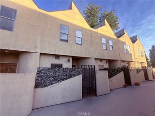 14256 Victory Boulevard 3, Van Nuys, CA 91401