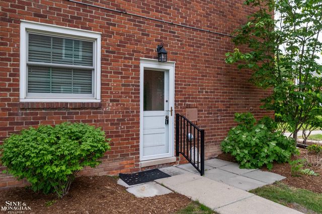617 Notre Dame Street, Grosse Pointe, MI 48230