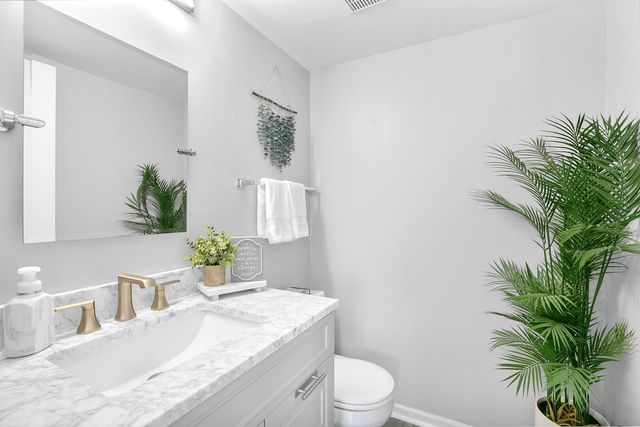 1879 Independence Court, Gurnee, IL 60031