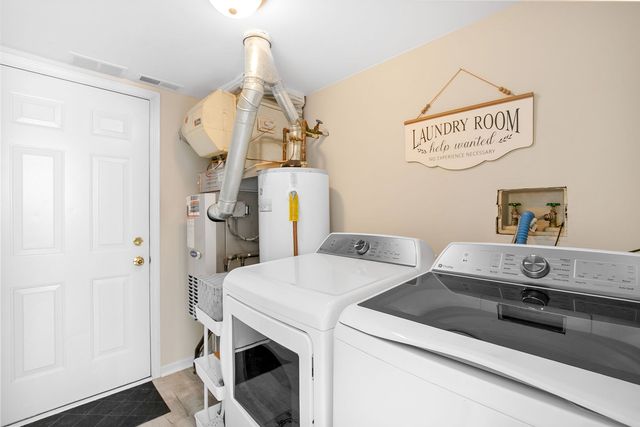 1879 Independence Court, Gurnee, IL 60031