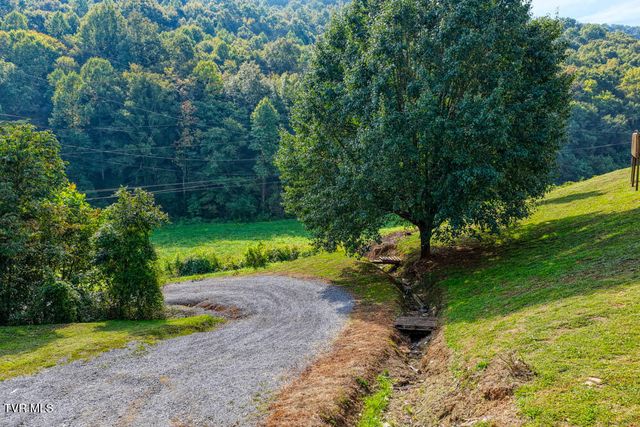 107 Hollow Hill Lane, Rogersville, TN 37857