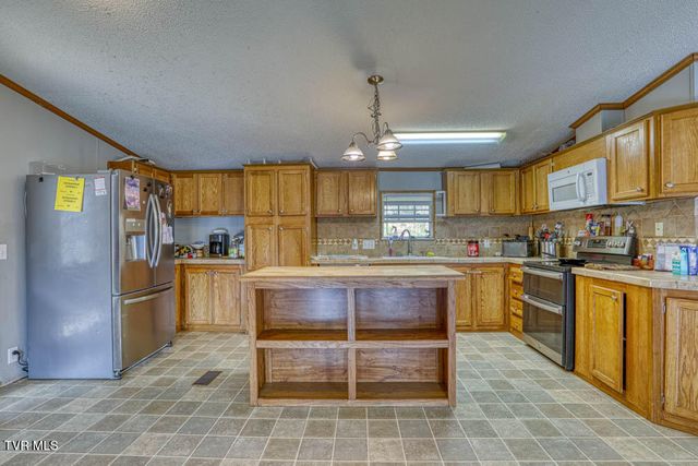 107 Hollow Hill Lane, Rogersville, TN 37857