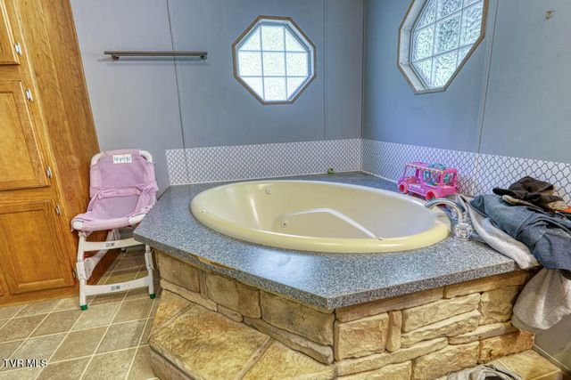 107 Hollow Hill Lane, Rogersville, TN 37857