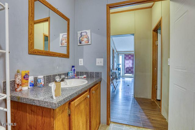 107 Hollow Hill Lane, Rogersville, TN 37857