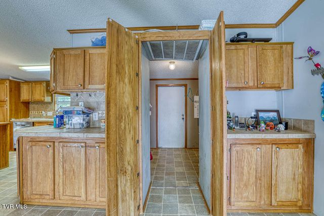 107 Hollow Hill Lane, Rogersville, TN 37857