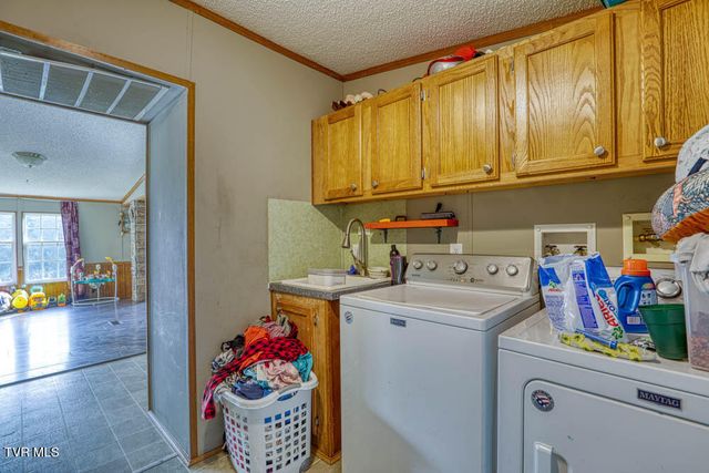 107 Hollow Hill Lane, Rogersville, TN 37857