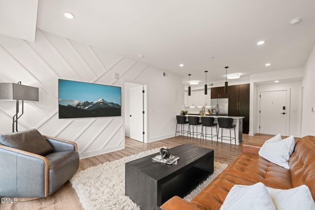 615 W Peace Street , 207, Raleigh, NC 27605