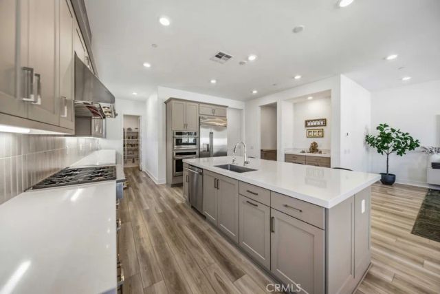 29566 Camino Azar, Valencia, CA 91354