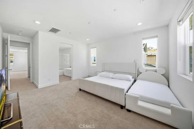 29566 Camino Azar, Valencia, CA 91354