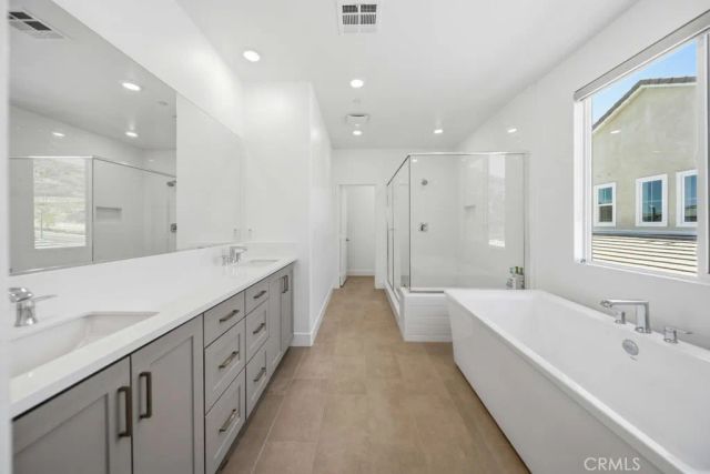 29566 Camino Azar, Valencia, CA 91354