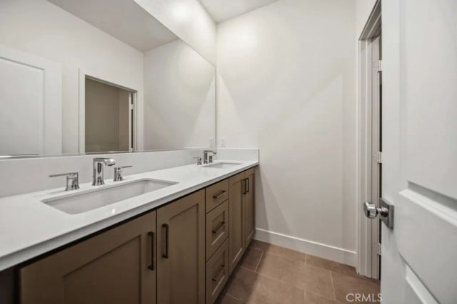 29566 Camino Azar, Valencia, CA 91354