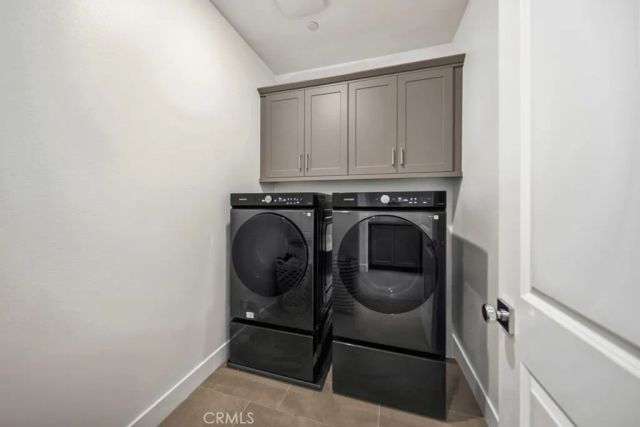 29566 Camino Azar, Valencia, CA 91354