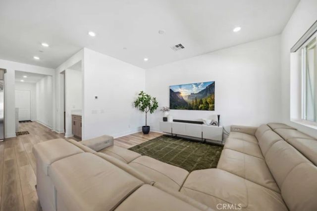 29566 Camino Azar, Valencia, CA 91354