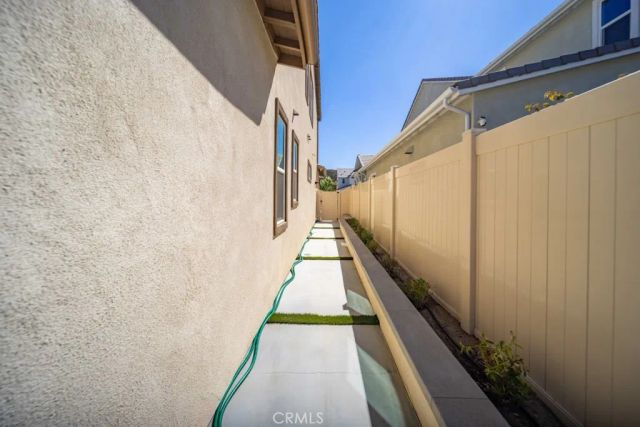 29566 Camino Azar, Valencia, CA 91354