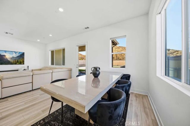 29566 Camino Azar, Valencia, CA 91354