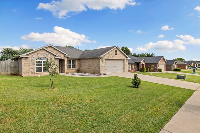 1803 SW Elington Street, Bentonville, AR 72713