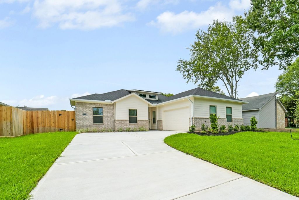 13315 Campos Drive, Houston, TX 77065