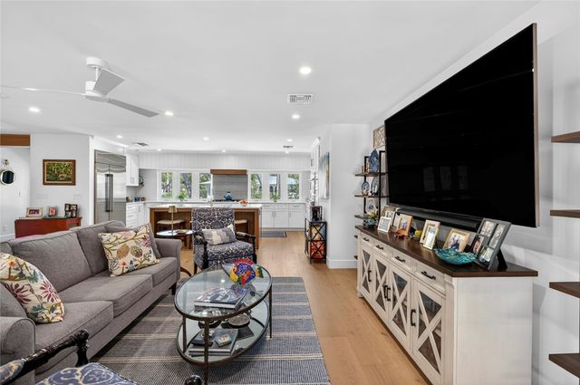 706 Hibiscus Lane, Vero Beach, FL 32963