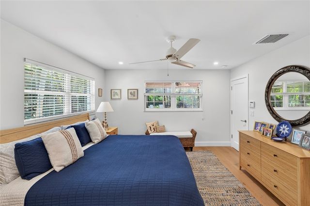 706 Hibiscus Lane, Vero Beach, FL 32963