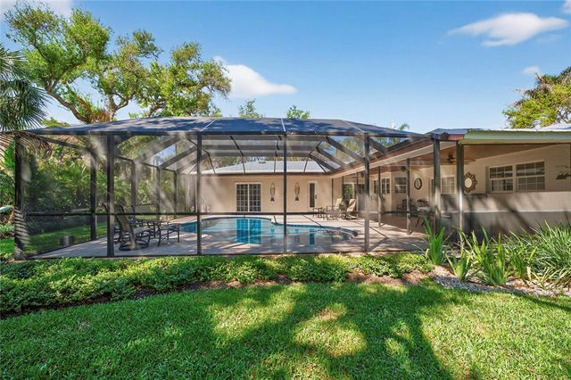 706 Hibiscus Lane, Vero Beach, FL 32963