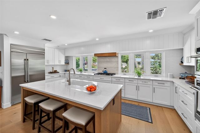 706 Hibiscus Lane, Vero Beach, FL 32963