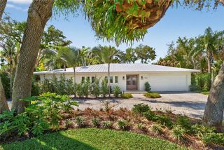 706 Hibiscus Lane, Vero Beach, FL 32963