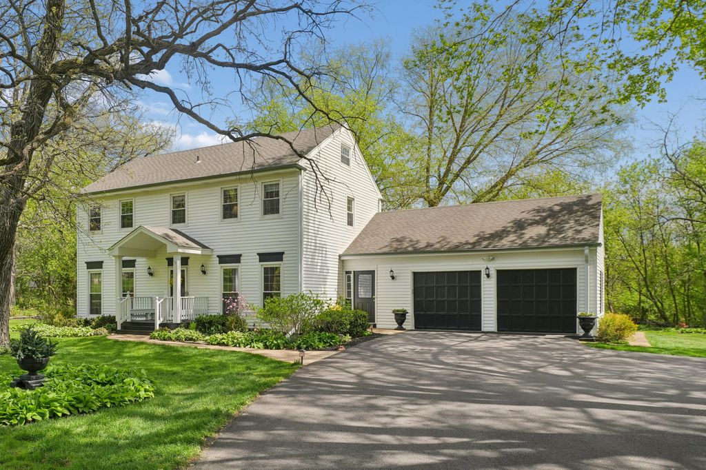 21063 N Middleton Drive, Kildeer, IL 60047