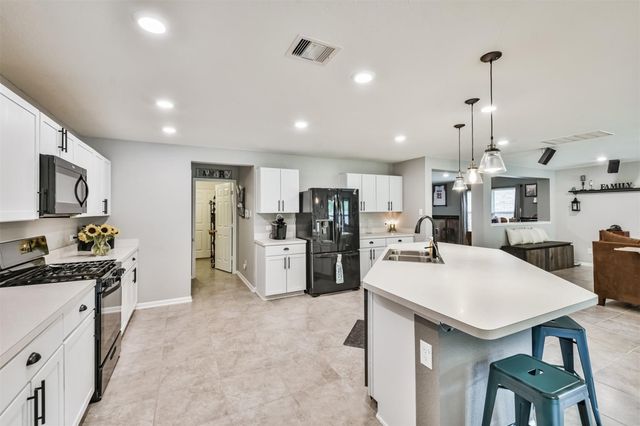 2719 Crosshaven Way, Conroe, TX 77304