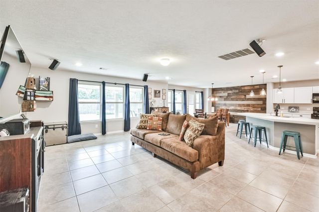 2719 Crosshaven Way, Conroe, TX 77304