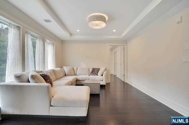 55 Eton Row, Weehawken, NJ 07086