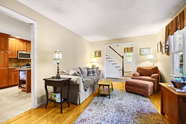28 Arbor Dr, Shrewsbury, MA 01545