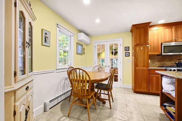 28 Arbor Dr, Shrewsbury, MA 01545