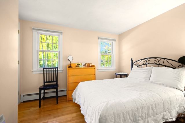 28 Arbor Dr, Shrewsbury, MA 01545