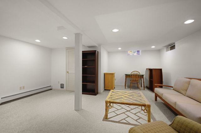 28 Arbor Dr, Shrewsbury, MA 01545