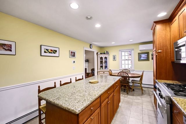 28 Arbor Dr, Shrewsbury, MA 01545