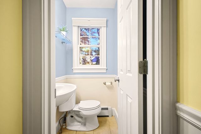 28 Arbor Dr, Shrewsbury, MA 01545