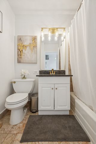 1455 N Sandburg Terrace 1105, Chicago, IL 60610