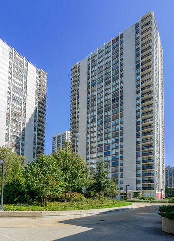 1455 N Sandburg Terrace 1105, Chicago, IL 60610