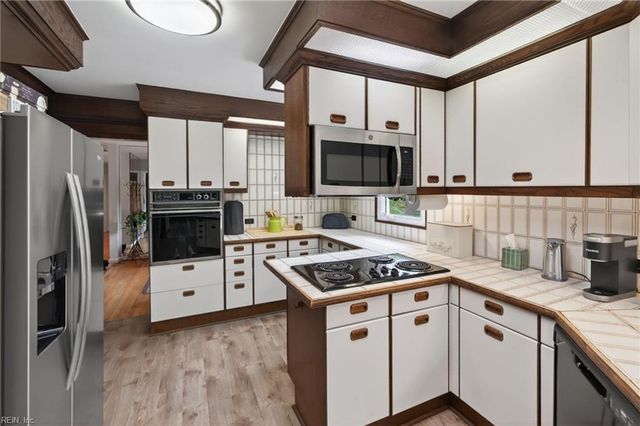 2153 Hollybriar PT, Norfolk, VA 23518