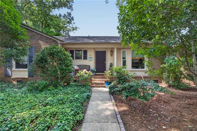 2153 Hollybriar PT, Norfolk, VA 23518