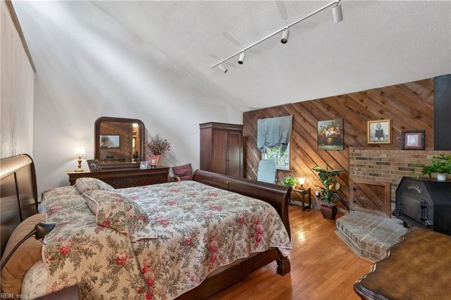 2153 Hollybriar PT, Norfolk, VA 23518